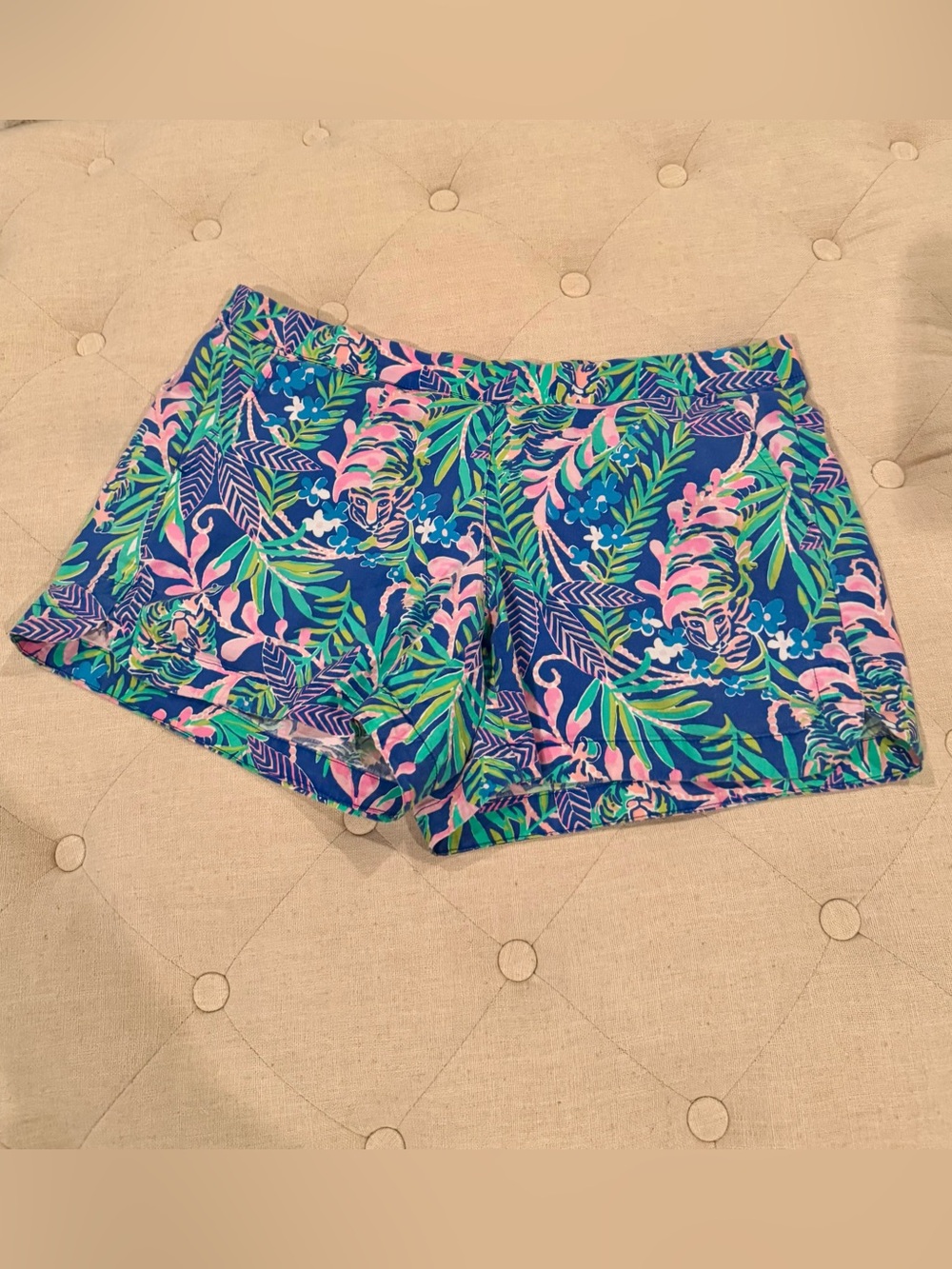 Lilly Pulitzer 🌴Tropical Floral Women’s Shorts - Blue & Pink